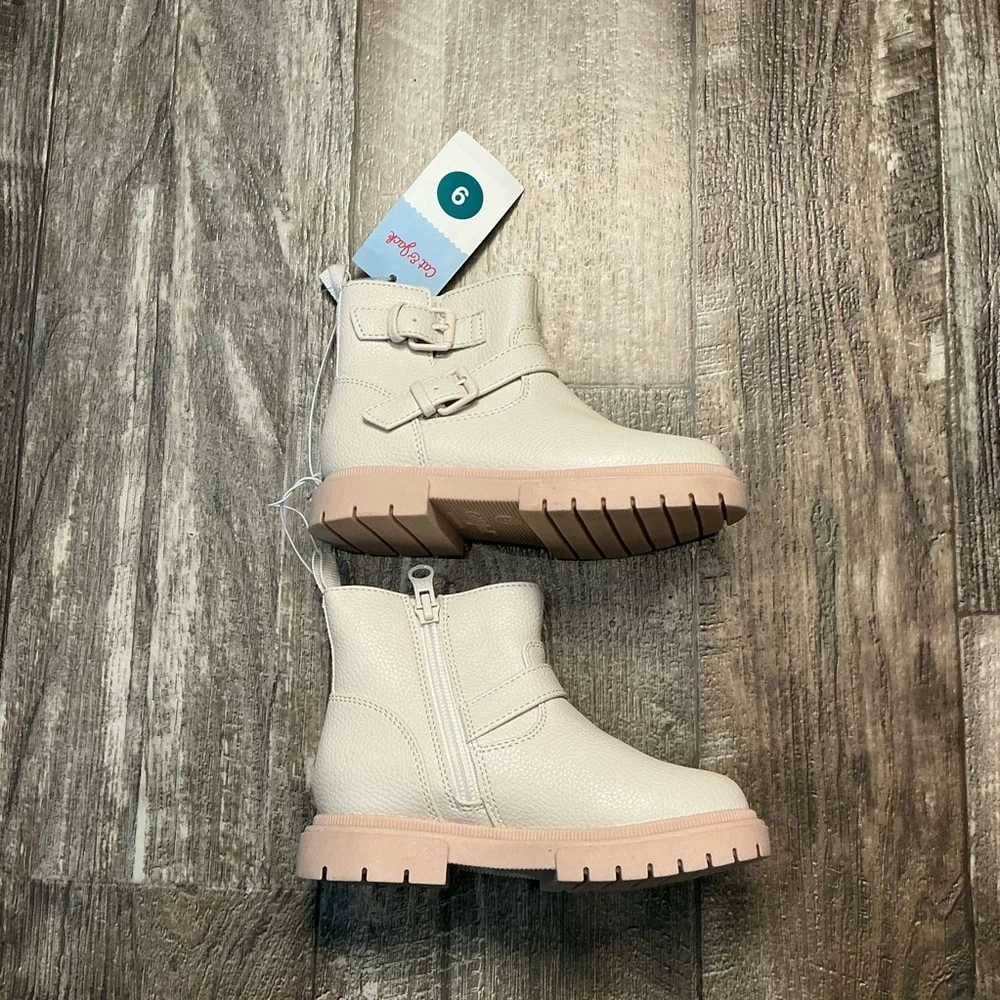 Cat & Jack Kids Cream Buckle Ankle Boots Size 9